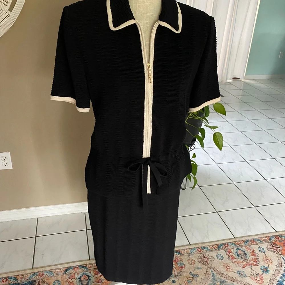 St. John 6/10 Skirt Suit Jacket Ribbed Knit Wool Tie Front Short Sleeve Zip